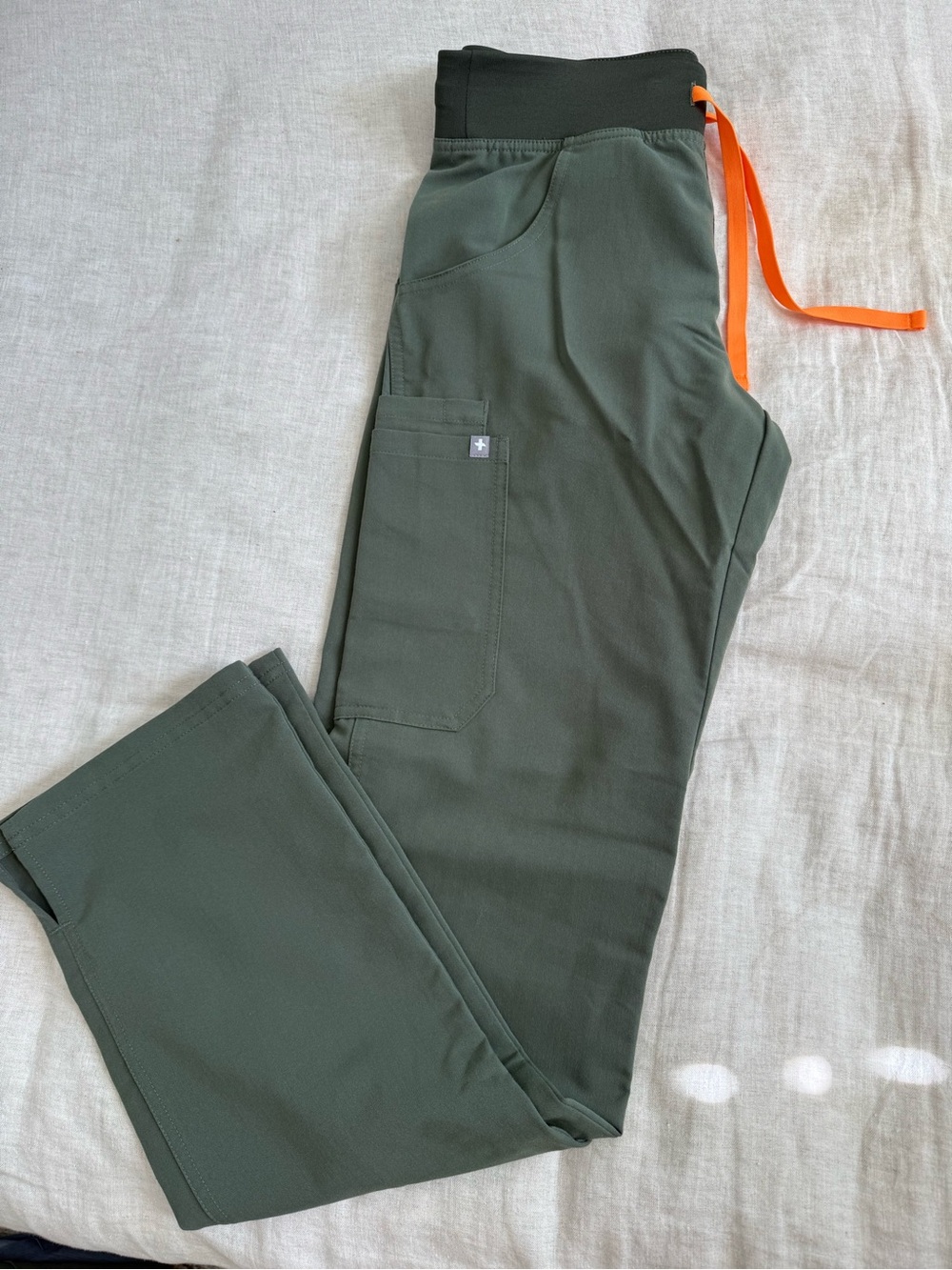 XS TALL FIGS Kade Scrub Pants in Olive Green
